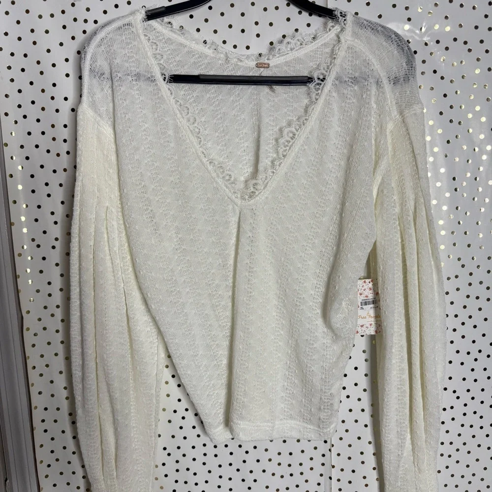 Free people Elegant White Lace V-Neck NWT